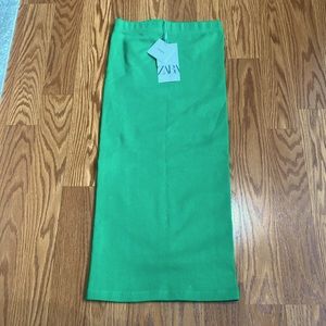 Brand new with tags Green Zara pencil midi skirt sz M